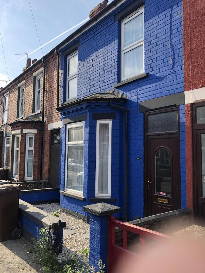 Blue House Lincoln Exterior photo