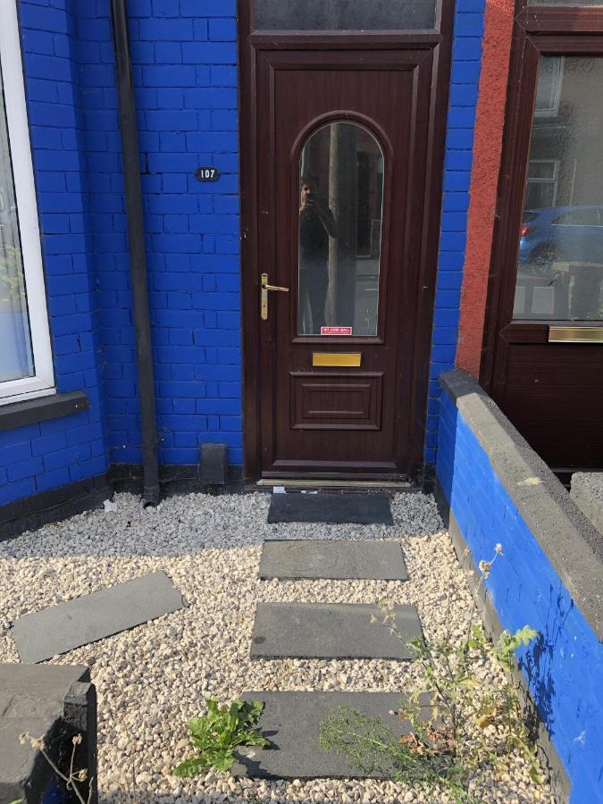Blue House Lincoln Exterior photo